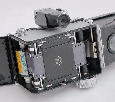 Flexaret VII mit Kleinbildsucher und eingesetztem Filmadapter