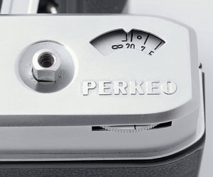 Voigtlander Perkeo E: details of rangefinder and release button